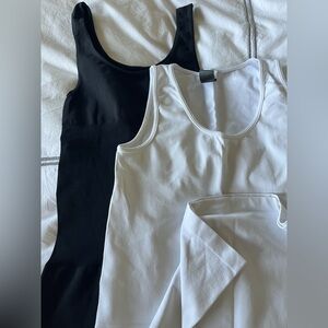 Lot of 2 Spanx black and white. Size small.